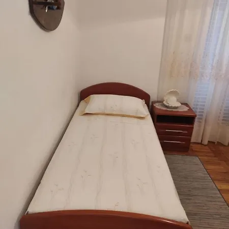 Apartment Tenara Vis