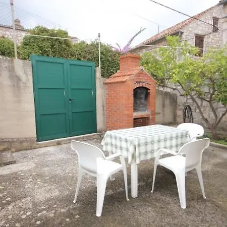 Tenara Apartment *