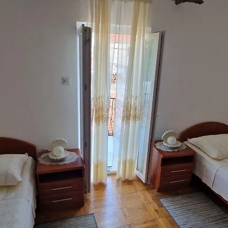 Tenara Vis